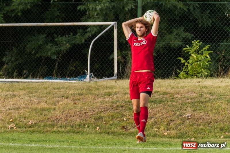 Zdjęcie w galerii na portalu naszraciborz.pl: Krzanowice musiały uznać wyższość gości z Rogowa  wiadomości z regionu