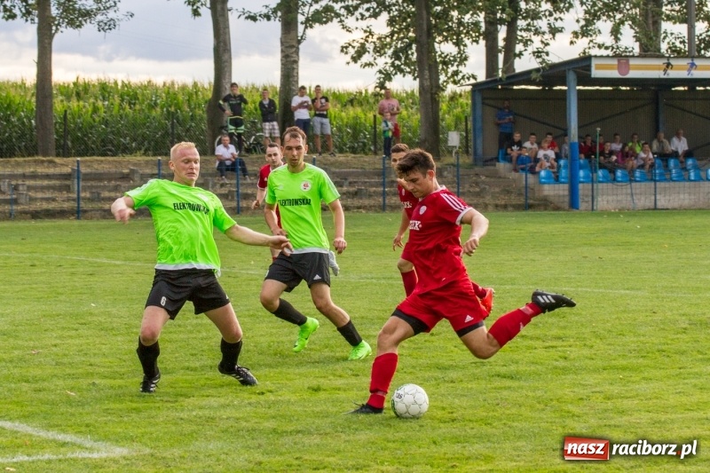 Zdjęcie w galerii na portalu naszraciborz.pl: Krzanowice musiały uznać wyższość gości z Rogowa  wiadomości z regionu