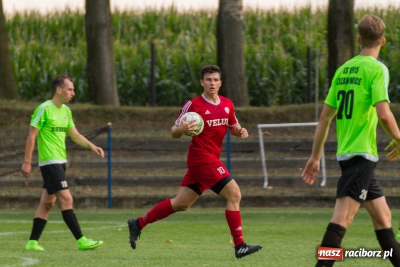 Zdjęcie w galerii na portalu naszraciborz.pl: Krzanowice musiały uznać wyższość gości z Rogowa  wiadomości z regionu