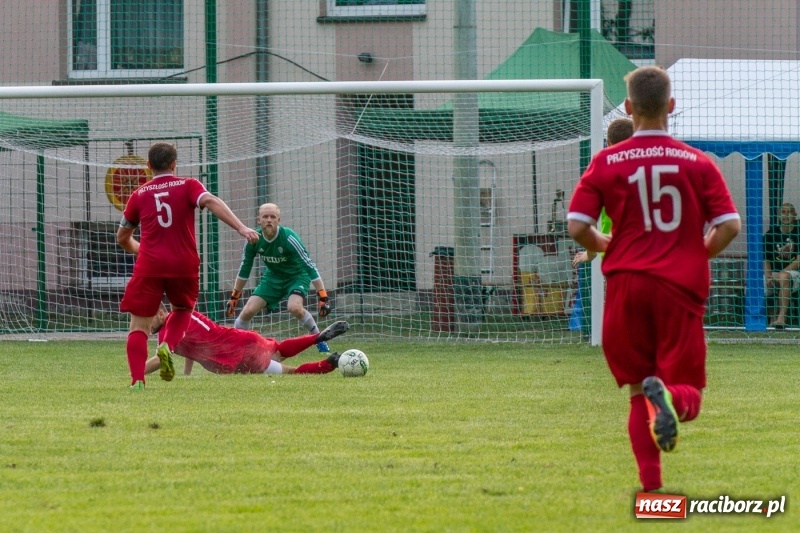 Zdjęcie w galerii na portalu naszraciborz.pl: Krzanowice musiały uznać wyższość gości z Rogowa  wiadomości z regionu