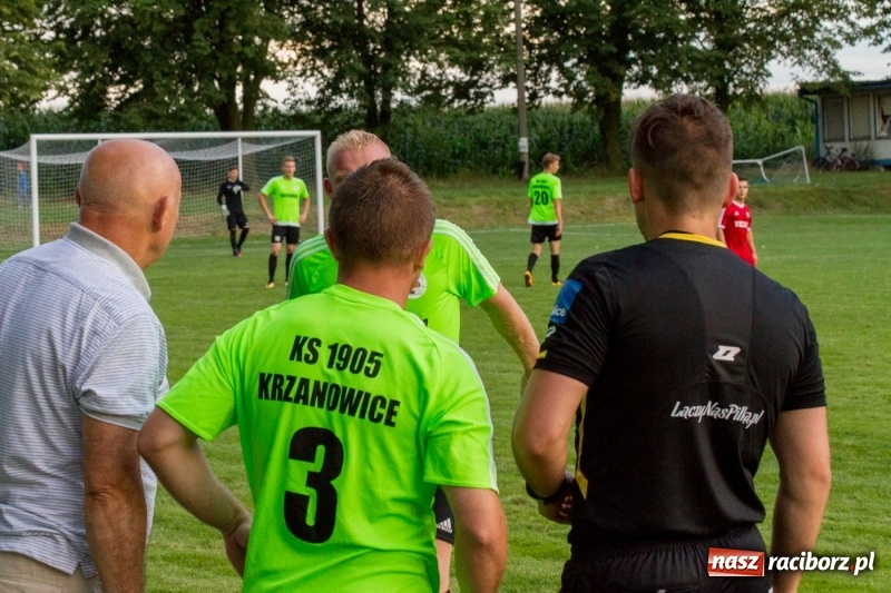 Zdjęcie w galerii na portalu naszraciborz.pl: Krzanowice musiały uznać wyższość gości z Rogowa  wiadomości z regionu