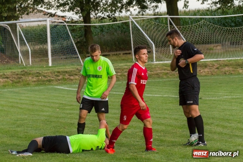 Zdjęcie w galerii na portalu naszraciborz.pl: Krzanowice musiały uznać wyższość gości z Rogowa  wiadomości z regionu