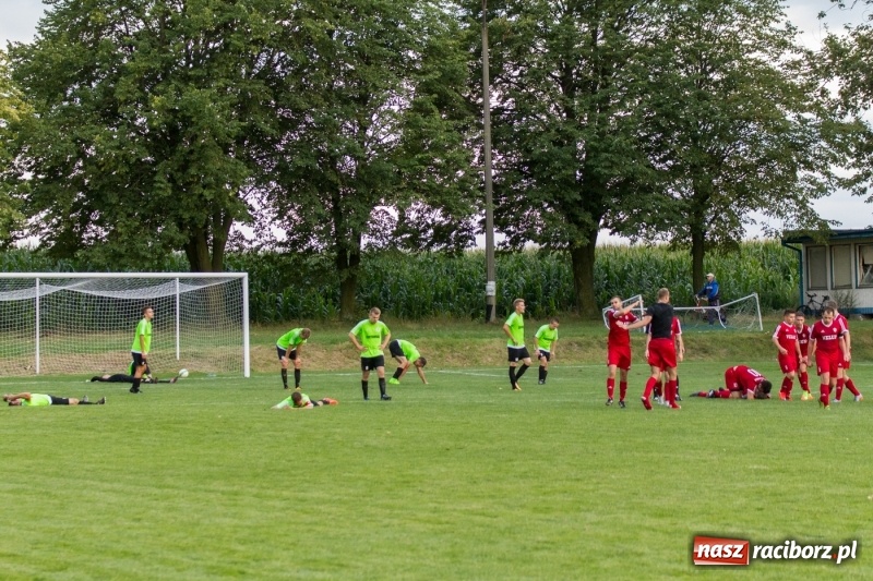 Zdjęcie w galerii na portalu naszraciborz.pl: Krzanowice musiały uznać wyższość gości z Rogowa  wiadomości z regionu