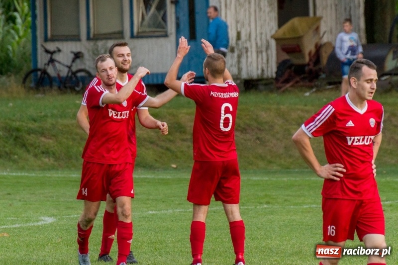 Zdjęcie w galerii na portalu naszraciborz.pl: Krzanowice musiały uznać wyższość gości z Rogowa  wiadomości z regionu