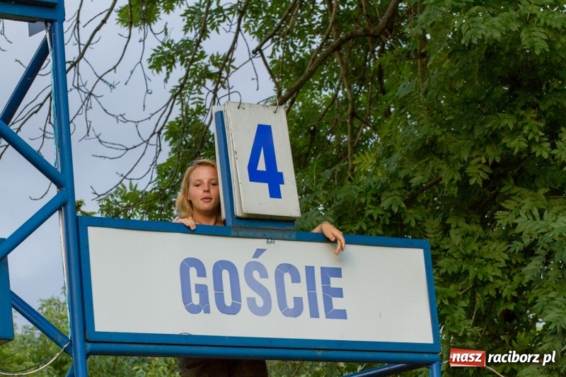 Zdjęcie w galerii na portalu naszraciborz.pl: Krzanowice musiały uznać wyższość gości z Rogowa  wiadomości z regionu