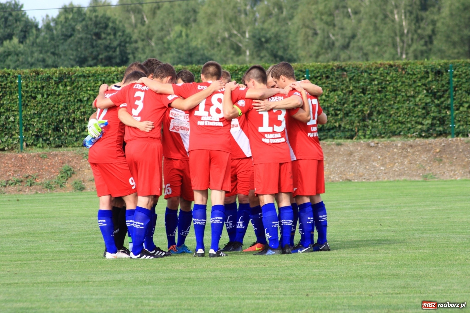 Zdjęcie w galerii na portalu naszraciborz.pl: Minimalna porażka Raszczyc w debiucie w klasie okręgowej wiadomości z regionu