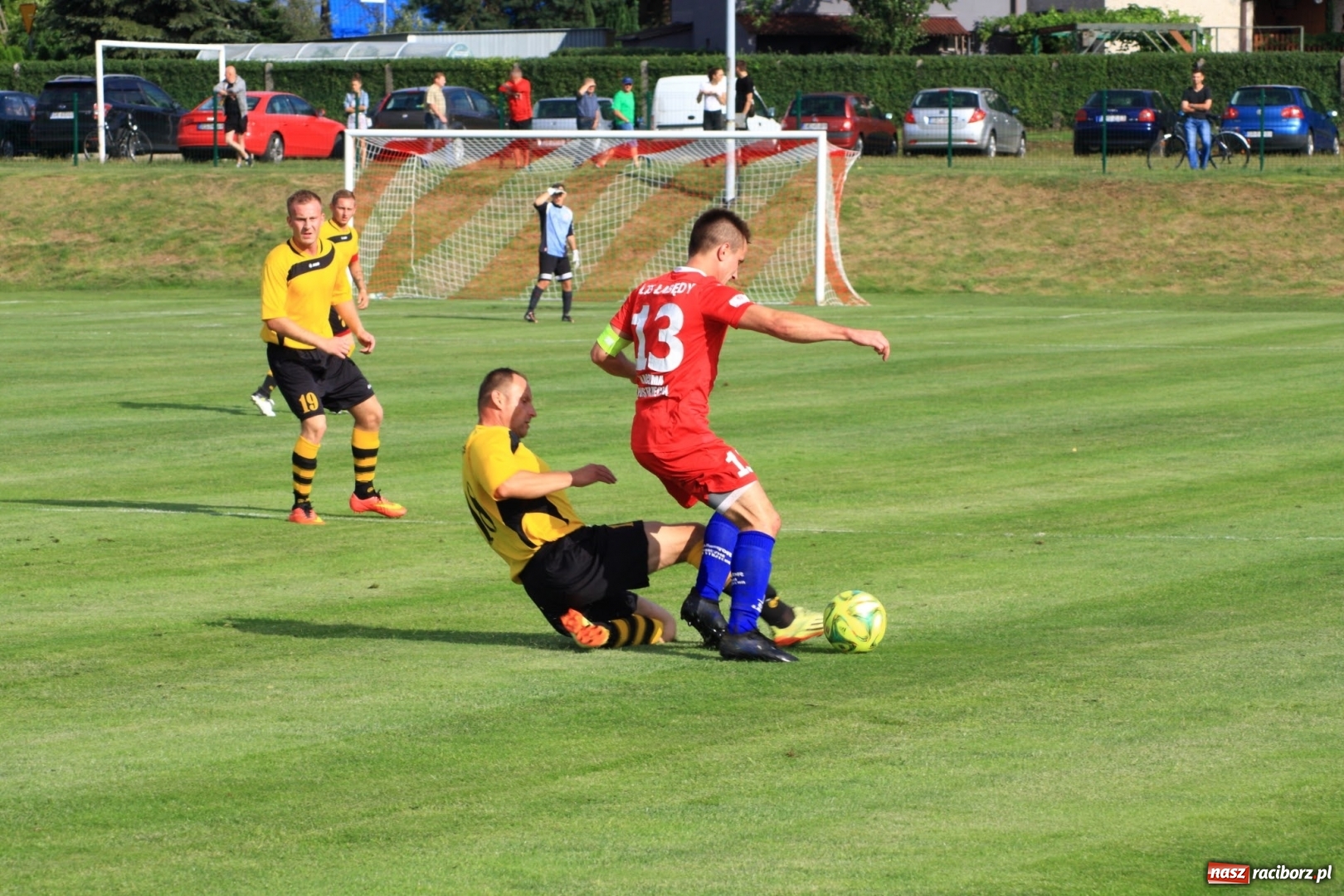 Zdjęcie w galerii na portalu naszraciborz.pl: Minimalna porażka Raszczyc w debiucie w klasie okręgowej wiadomości z regionu