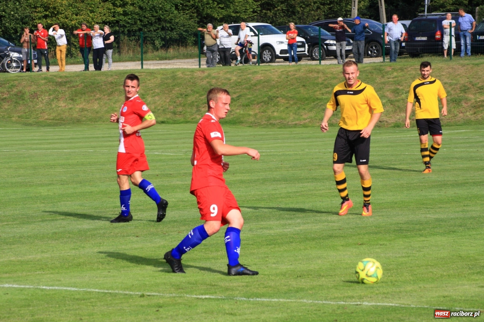 Zdjęcie w galerii na portalu naszraciborz.pl: Minimalna porażka Raszczyc w debiucie w klasie okręgowej wiadomości z regionu