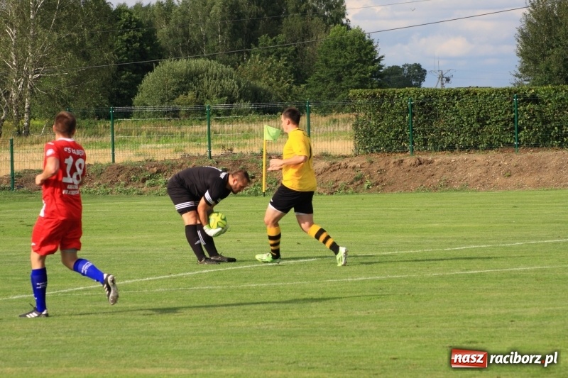 Zdjęcie w galerii na portalu naszraciborz.pl: Minimalna porażka Raszczyc w debiucie w klasie okręgowej wiadomości z regionu