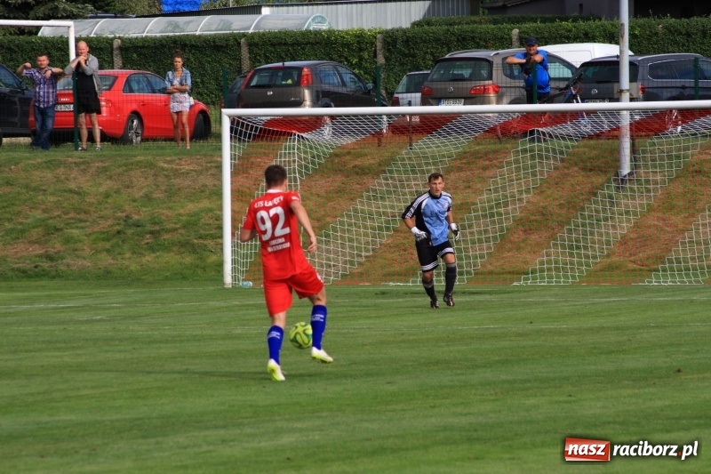 Zdjęcie w galerii na portalu naszraciborz.pl: Minimalna porażka Raszczyc w debiucie w klasie okręgowej wiadomości z regionu