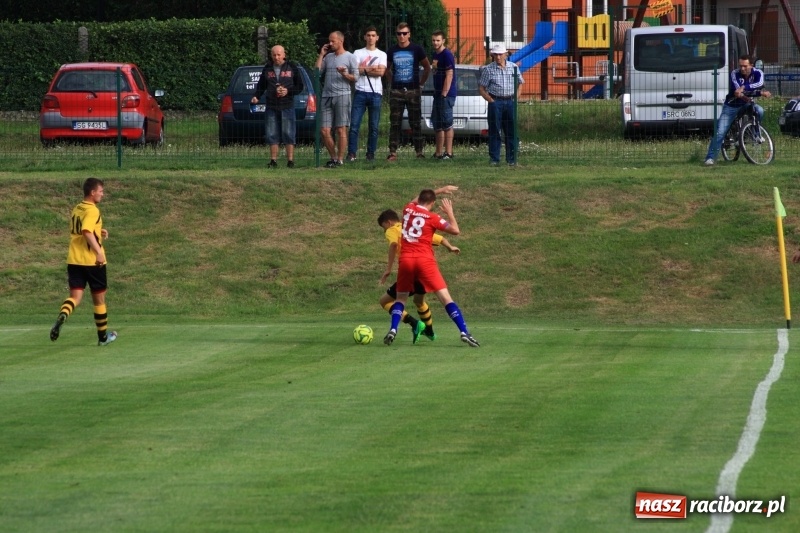 Zdjęcie w galerii na portalu naszraciborz.pl: Minimalna porażka Raszczyc w debiucie w klasie okręgowej wiadomości z regionu