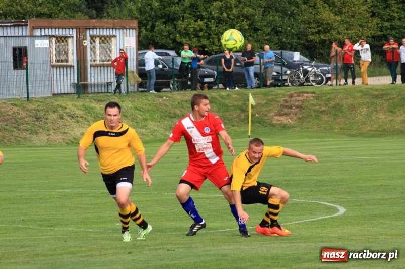 Zdjęcie w galerii na portalu naszraciborz.pl: Minimalna porażka Raszczyc w debiucie w klasie okręgowej wiadomości z regionu