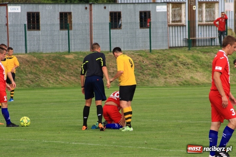Zdjęcie w galerii na portalu naszraciborz.pl: Minimalna porażka Raszczyc w debiucie w klasie okręgowej wiadomości z regionu