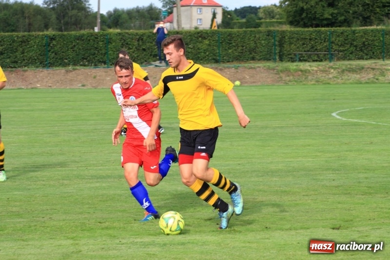 Zdjęcie w galerii na portalu naszraciborz.pl: Minimalna porażka Raszczyc w debiucie w klasie okręgowej wiadomości z regionu