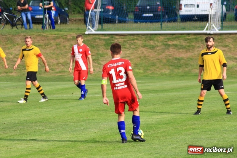 Zdjęcie w galerii na portalu naszraciborz.pl: Minimalna porażka Raszczyc w debiucie w klasie okręgowej wiadomości z regionu