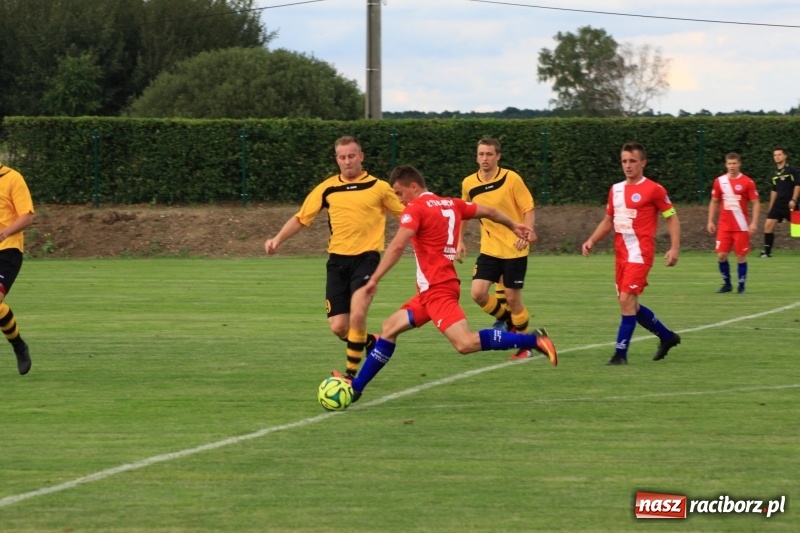 Zdjęcie w galerii na portalu naszraciborz.pl: Minimalna porażka Raszczyc w debiucie w klasie okręgowej wiadomości z regionu