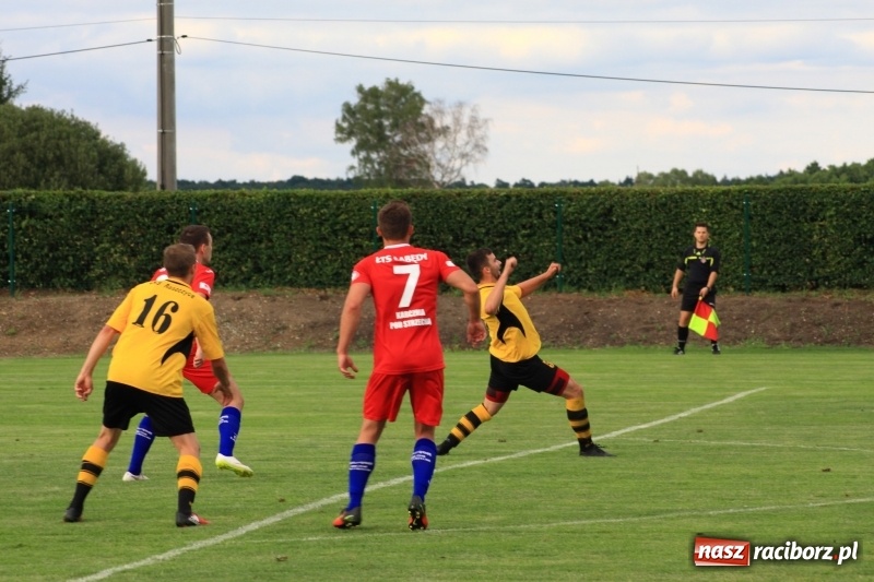 Zdjęcie w galerii na portalu naszraciborz.pl: Minimalna porażka Raszczyc w debiucie w klasie okręgowej wiadomości z regionu