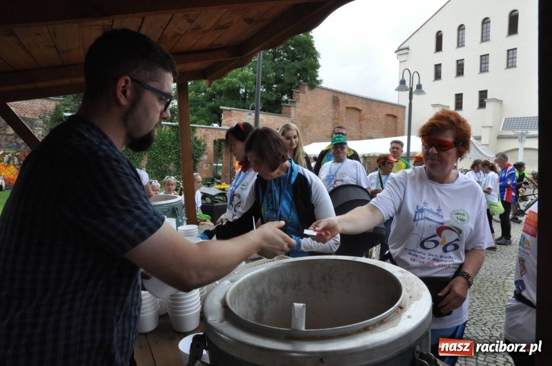 Zdjęcie w galerii na portalu naszraciborz.pl: Pół tysiąca cyklistów zwiedzi ziemię raciborską. Trwa 66 Centralny Zlot Turystów Kolarzy PTTK wiadomości z regionu