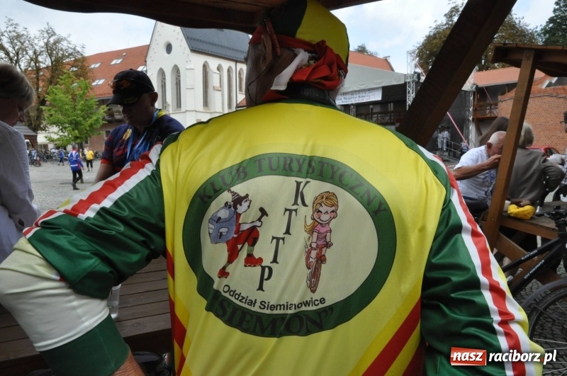 Zdjęcie w galerii na portalu naszraciborz.pl: Pół tysiąca cyklistów zwiedzi ziemię raciborską. Trwa 66 Centralny Zlot Turystów Kolarzy PTTK wiadomości z regionu