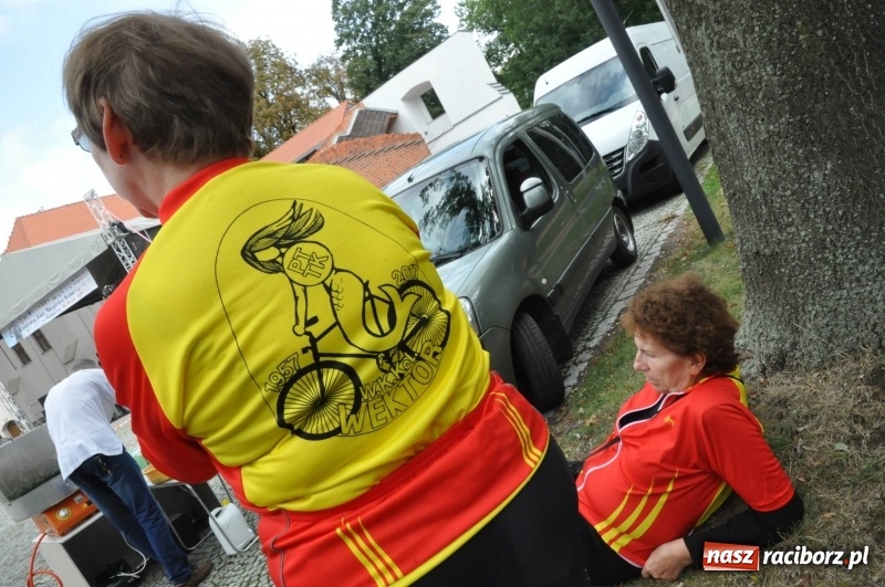 Zdjęcie w galerii na portalu naszraciborz.pl: Pół tysiąca cyklistów zwiedzi ziemię raciborską. Trwa 66 Centralny Zlot Turystów Kolarzy PTTK wiadomości z regionu