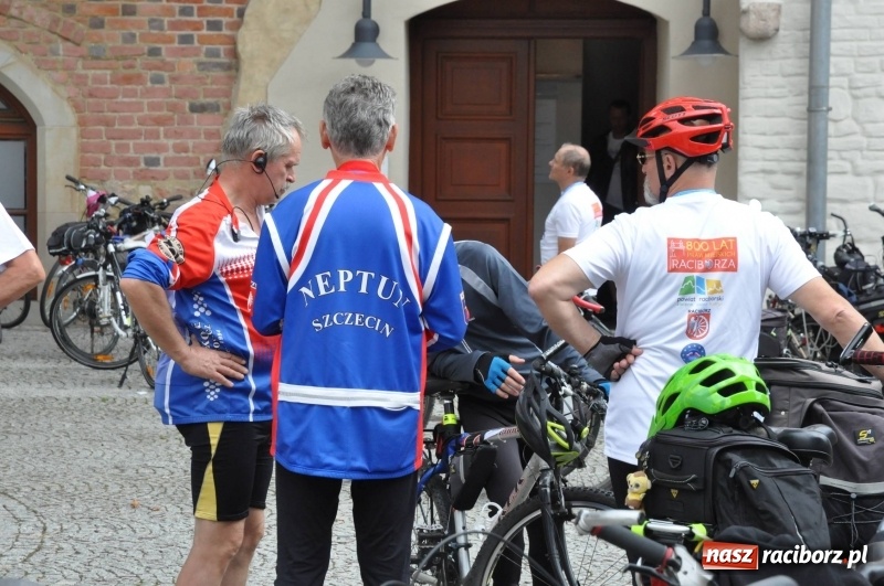 Zdjęcie w galerii na portalu naszraciborz.pl: Pół tysiąca cyklistów zwiedzi ziemię raciborską. Trwa 66 Centralny Zlot Turystów Kolarzy PTTK wiadomości z regionu