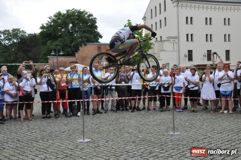 Zdjęcie w galerii na portalu naszraciborz.pl: Pół tysiąca cyklistów zwiedzi ziemię raciborską. Trwa 66 Centralny Zlot Turystów Kolarzy PTTK wiadomości z regionu
