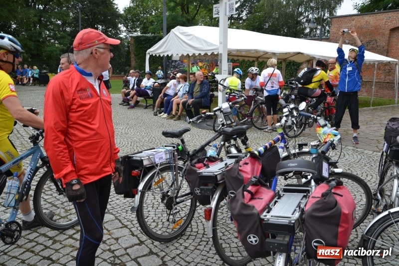 Zdjęcie w galerii na portalu naszraciborz.pl: Pół tysiąca cyklistów zwiedzi ziemię raciborską. Trwa 66 Centralny Zlot Turystów Kolarzy PTTK wiadomości z regionu