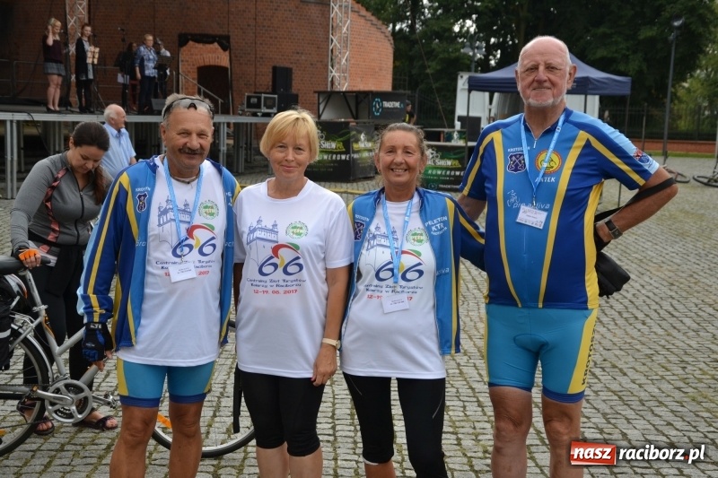 Zdjęcie w galerii na portalu naszraciborz.pl: Pół tysiąca cyklistów zwiedzi ziemię raciborską. Trwa 66 Centralny Zlot Turystów Kolarzy PTTK wiadomości z regionu