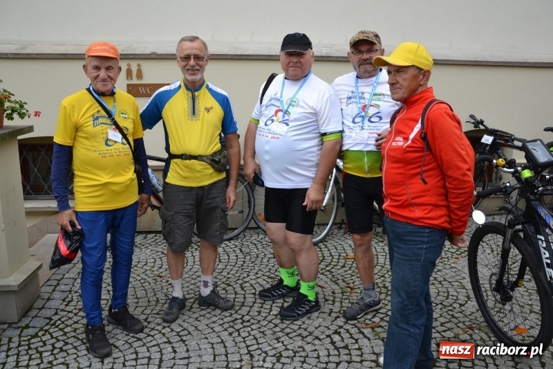 Zdjęcie w galerii na portalu naszraciborz.pl: Pół tysiąca cyklistów zwiedzi ziemię raciborską. Trwa 66 Centralny Zlot Turystów Kolarzy PTTK wiadomości z regionu