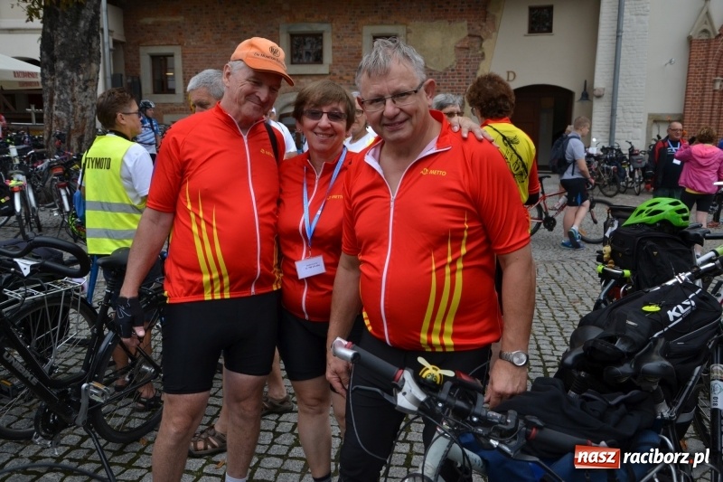 Zdjęcie w galerii na portalu naszraciborz.pl: Pół tysiąca cyklistów zwiedzi ziemię raciborską. Trwa 66 Centralny Zlot Turystów Kolarzy PTTK wiadomości z regionu