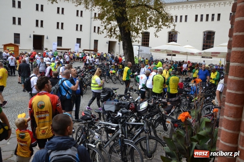 Zdjęcie w galerii na portalu naszraciborz.pl: Pół tysiąca cyklistów zwiedzi ziemię raciborską. Trwa 66 Centralny Zlot Turystów Kolarzy PTTK wiadomości z regionu
