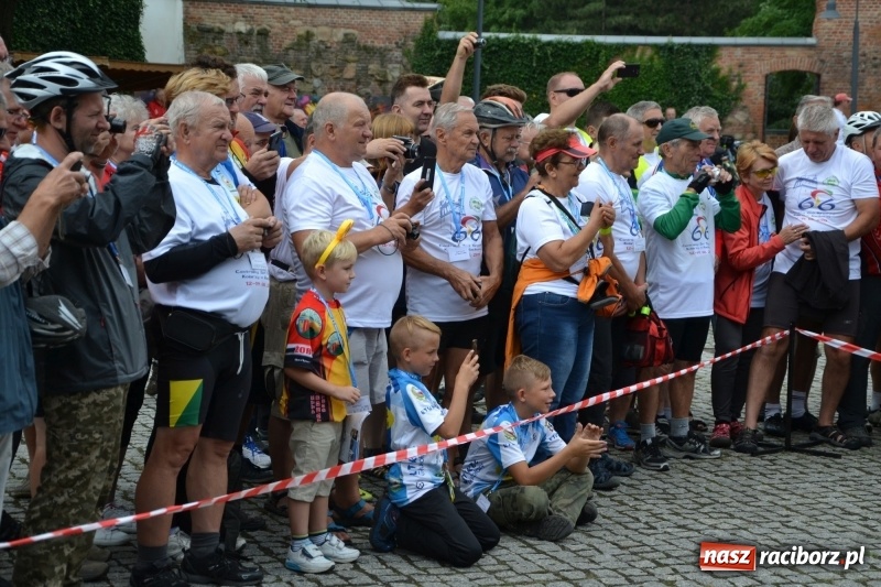 Zdjęcie w galerii na portalu naszraciborz.pl: Pół tysiąca cyklistów zwiedzi ziemię raciborską. Trwa 66 Centralny Zlot Turystów Kolarzy PTTK wiadomości z regionu
