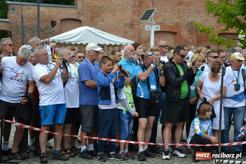 Zdjęcie w galerii na portalu naszraciborz.pl: Pół tysiąca cyklistów zwiedzi ziemię raciborską. Trwa 66 Centralny Zlot Turystów Kolarzy PTTK wiadomości z regionu