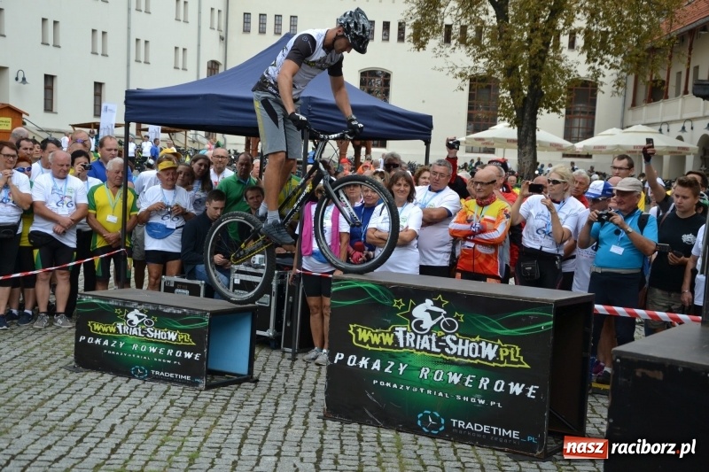 Zdjęcie w galerii na portalu naszraciborz.pl: Pół tysiąca cyklistów zwiedzi ziemię raciborską. Trwa 66 Centralny Zlot Turystów Kolarzy PTTK wiadomości z regionu
