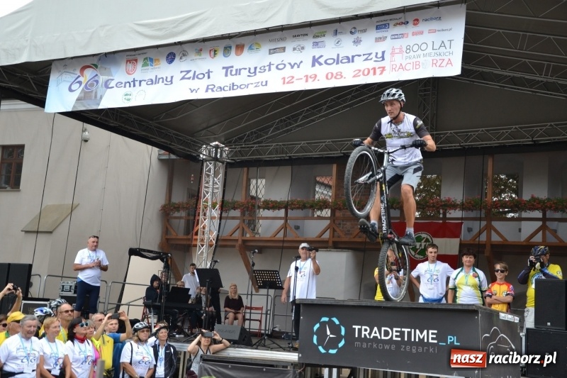 Zdjęcie w galerii na portalu naszraciborz.pl: Pół tysiąca cyklistów zwiedzi ziemię raciborską. Trwa 66 Centralny Zlot Turystów Kolarzy PTTK wiadomości z regionu