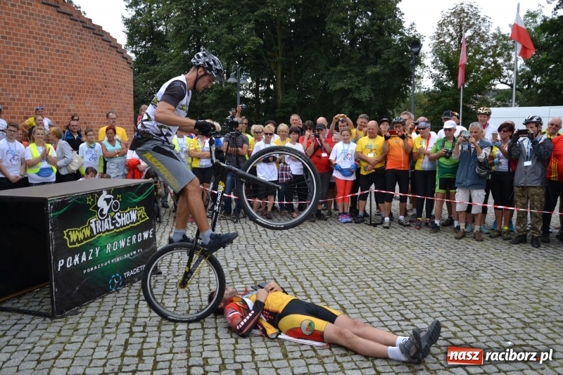 Zdjęcie w galerii na portalu naszraciborz.pl: Pół tysiąca cyklistów zwiedzi ziemię raciborską. Trwa 66 Centralny Zlot Turystów Kolarzy PTTK wiadomości z regionu