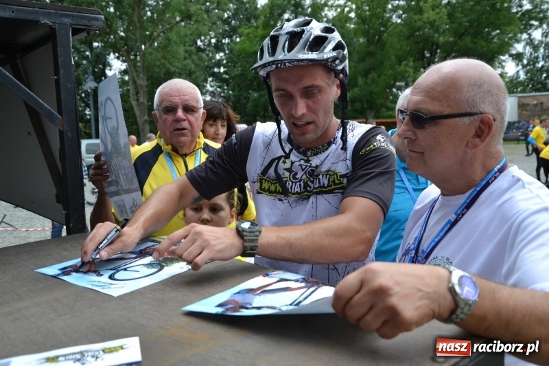 Zdjęcie w galerii na portalu naszraciborz.pl: Pół tysiąca cyklistów zwiedzi ziemię raciborską. Trwa 66 Centralny Zlot Turystów Kolarzy PTTK wiadomości z regionu