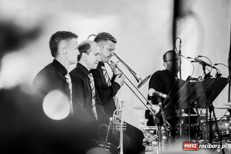 Zdjęcie w galerii na portalu naszraciborz.pl: Retro potańcówka z RCK na przystani FOTO i WIDEO wiadomości z regionu