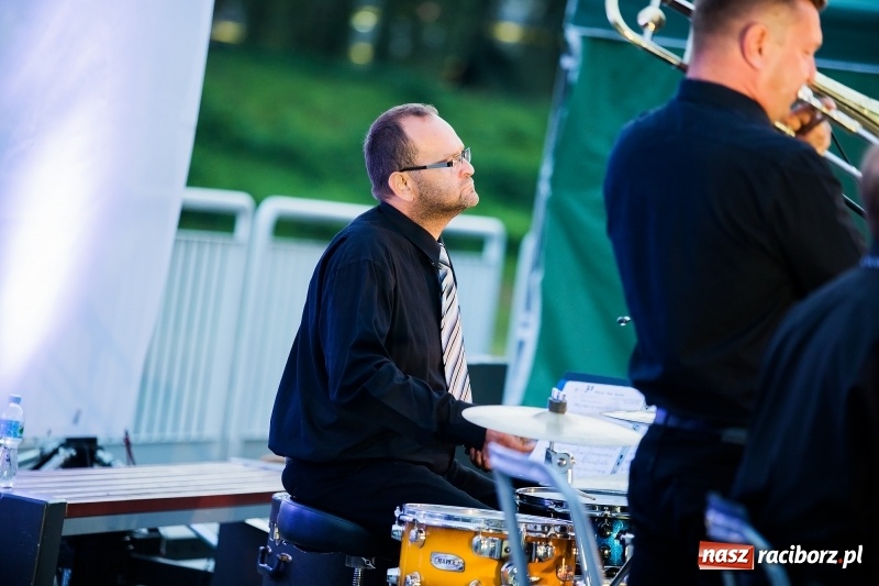 Zdjęcie w galerii na portalu naszraciborz.pl: Retro potańcówka z RCK na przystani FOTO i WIDEO wiadomości z regionu