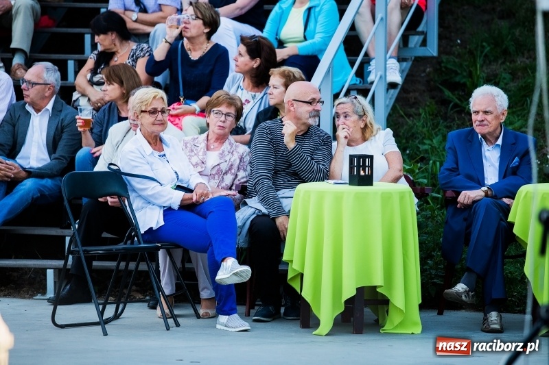 Zdjęcie w galerii na portalu naszraciborz.pl: Retro potańcówka z RCK na przystani FOTO i WIDEO wiadomości z regionu