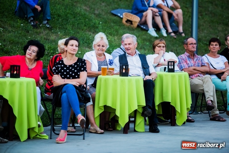 Zdjęcie w galerii na portalu naszraciborz.pl: Retro potańcówka z RCK na przystani FOTO i WIDEO wiadomości z regionu