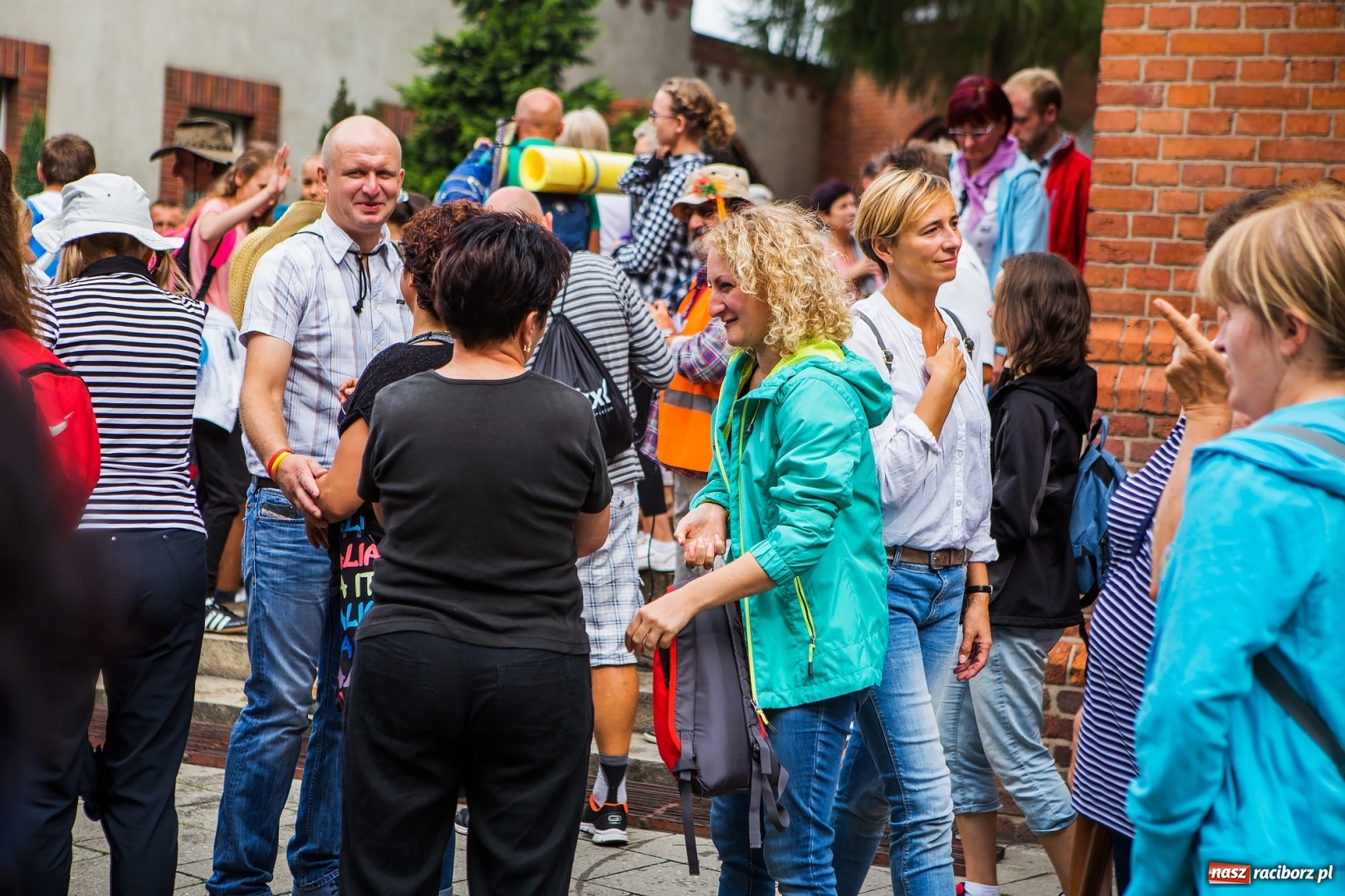 Zdjęcie w galerii na portalu naszraciborz.pl: Z Maryją idą głosić miłosierdzie. Pielgrzymi z powiatu raciborskiego w drodze na Jasną Górę  wiadomości z regionu