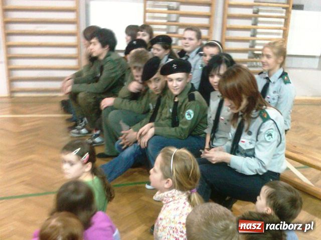 Zdjęcie w galerii na portalu naszraciborz.pl: Dzień Myśli Braterskiej wiadomości z regionu