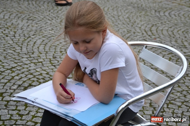 Zdjęcie w galerii na portalu naszraciborz.pl: Zajęcia integracyjne człowiek – koń zakończyły letnią akcję Zamkowe Zuchy 2017 wiadomości z regionu