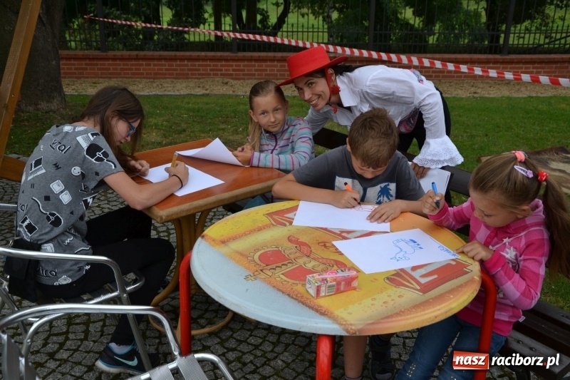 Zdjęcie w galerii na portalu naszraciborz.pl: Zajęcia integracyjne człowiek – koń zakończyły letnią akcję Zamkowe Zuchy 2017 wiadomości z regionu