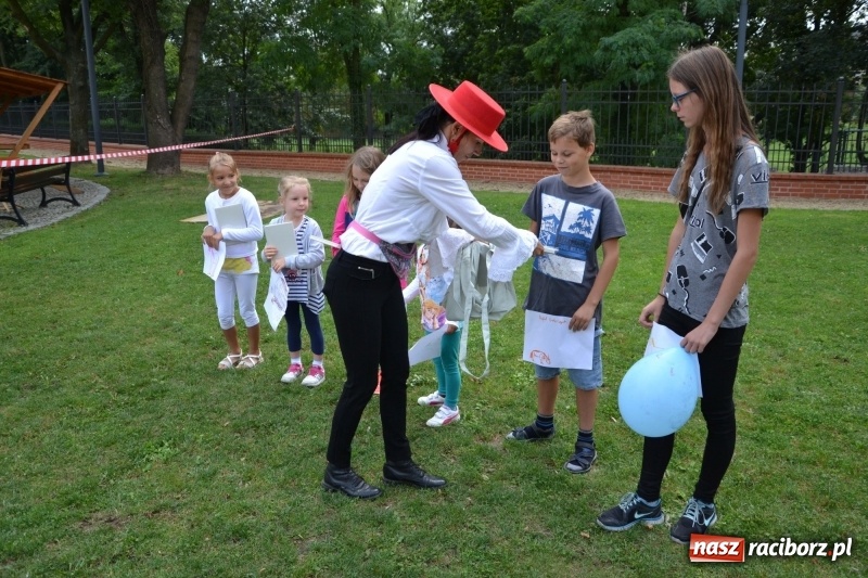 Zdjęcie w galerii na portalu naszraciborz.pl: Zajęcia integracyjne człowiek – koń zakończyły letnią akcję Zamkowe Zuchy 2017 wiadomości z regionu