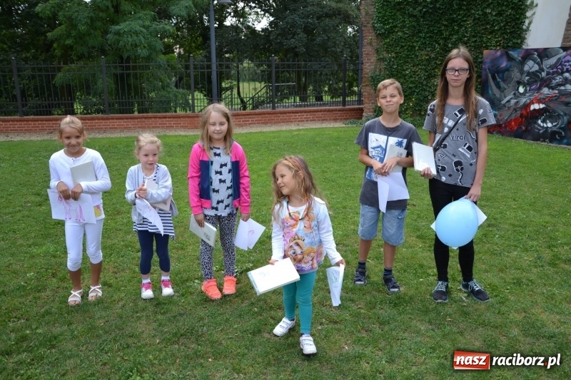 Zdjęcie w galerii na portalu naszraciborz.pl: Zajęcia integracyjne człowiek – koń zakończyły letnią akcję Zamkowe Zuchy 2017 wiadomości z regionu