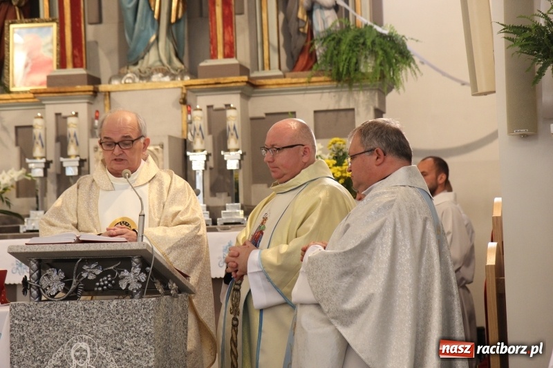 Zdjęcie w galerii na portalu naszraciborz.pl: Parafia w Kobyli powitała nowego proboszcza księdza Wiesława Wilkosza wiadomości z regionu