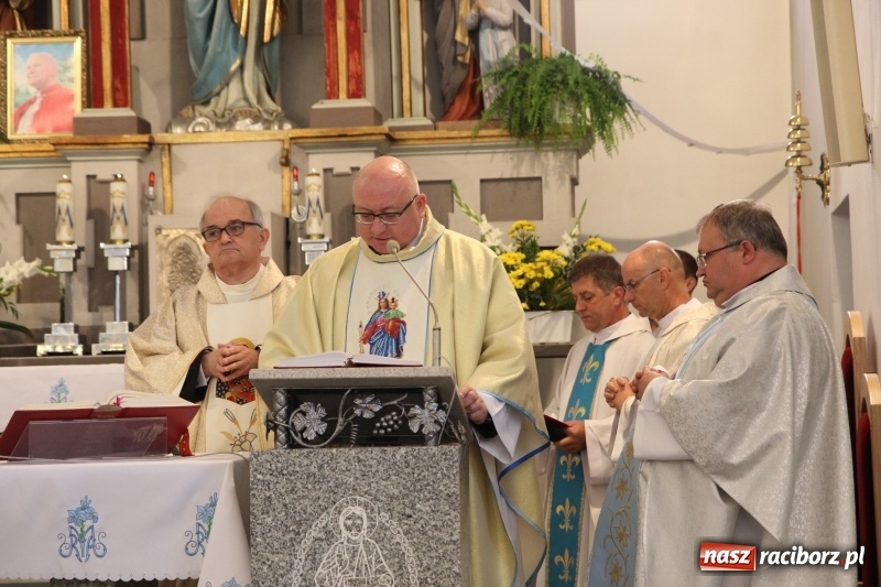 Zdjęcie w galerii na portalu naszraciborz.pl: Parafia w Kobyli powitała nowego proboszcza księdza Wiesława Wilkosza wiadomości z regionu