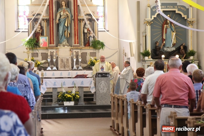 Zdjęcie w galerii na portalu naszraciborz.pl: Parafia w Kobyli powitała nowego proboszcza księdza Wiesława Wilkosza wiadomości z regionu